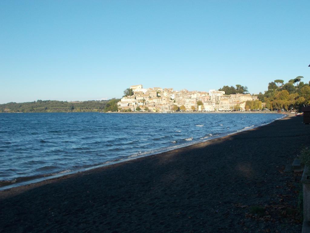 La Torretta Del Lago Villa Anguillara Sabazia Luaran gambar